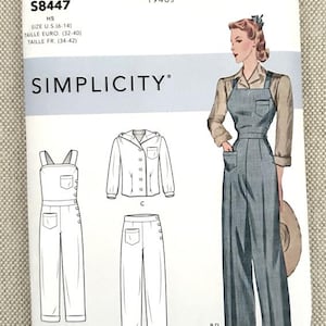 Può includere: Modello di cucito Simplicity vintage degli anni '40, con tuta, giacca e pantaloni. Il modello include informazioni sulle taglie in taglie USA, Euro e francesi. L'immagine mostra un disegno dell'outfit e una donna che indossa la tuta.