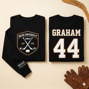 Briar Hawks Shield Graham 44 Besticktes Sweatshirt | Personalisierte Namenshülle 2-seitig | Off College Geschenk