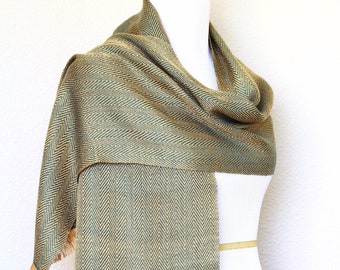 Bufanda de tencel tejida a mano: sarga dorada, flecos largos