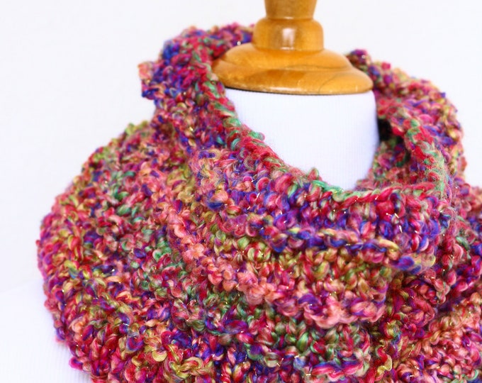 Chunky cowl, knit scarf, infinity scarf, loop scarf, chunky scarf, pink scarf, chunky neckwarmer