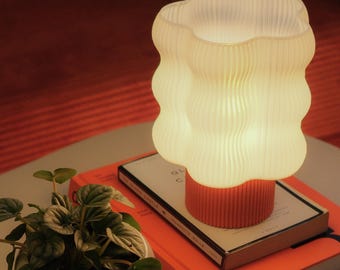 Modern Wavy Table Lamp – Minimalist Ambient Light, Handmade PLA