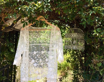 Pod osłoną na twarz haftowana koronka, kardigan boho z koronki, kimono boho z koronki, koronkowa marynarka ślubna, koronkowe bolerko ślubne