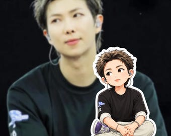 Pegatina de RM Namjoon Chibi, calcomanía de fan art de BTS, pegatina de dibujos animados de Kpop inspirada en Arirang World Tour, lindo regalo ARMY para fans