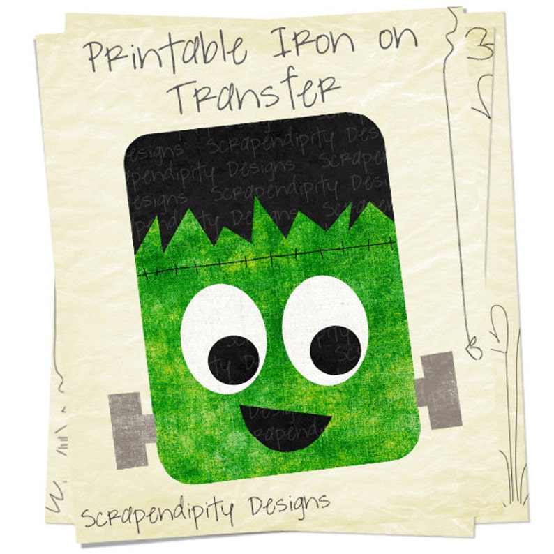 Pu&ograve; includere: Trasferimento a caldo stampabile con un mostro di Frankenstein verde con occhi neri e un sorriso nero. Il testo "Printable Iron on Transfer" e "Scrapendipity Designs" &egrave; visibile.