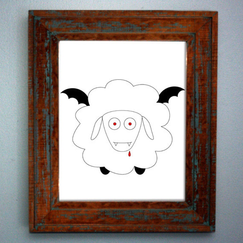 K&ouml;nnte beinhalten: Eine Schwarzwei&szlig;illustration eines Schafs mit Rei&szlig;z&auml;hnen und Fledermausfl&uuml;geln. Das Schaf hat rote Augen und einen einzigen Blutstropfen, der aus seinem Mund tropft.