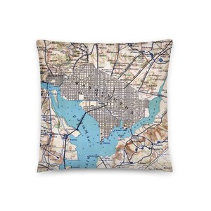 Washington DC Carte Oreiller / Throw Pillow / District of Columbia City Maps Home Decor / Custom Pillows / Housewarming New Home Wedding Gifts