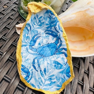 Handmade Oyster Shell Trinket Dish, Ring Dish, Beach & Coastal Decor, Blue Crab, Ocean Animals