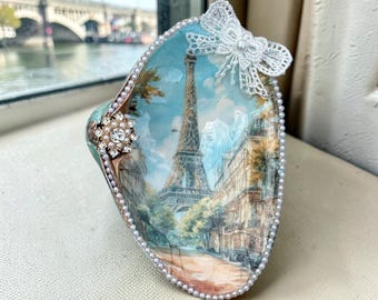 Paris und Eiffelturm handgemachte Muschel Schmuckschale, Ringschale, Muschelschale, Küstendekor, Muschelkunst, sonnige Tage