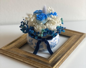 Vela Ramo | Toile de Jouy Azul | Vela Artesanal | Cera de Soja | Yeso Decorado | Flores Estabilizadas | Hecha a Mano | Día de la Madre