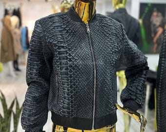Chaqueta de hombre de pitón negro con dragón genuino: moda formal e informal de piel de serpiente