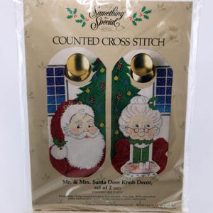 Vintage Something Special Mr & Mrs Santa Door Knob Decor Cross Stitch Kit 50222