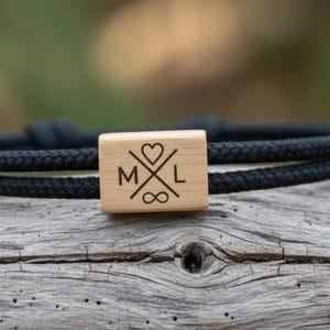 Bracelet Initiales Personnalisé Bois – Gravure Cœur Infini – Cadeau de Fête des mère – Naissance idée.