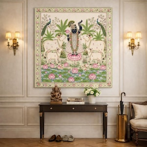 Tableau mural Pichwai Shrinathji | Krishna avec des vaches et des lotus | Impression sur toile tendue | Peinture traditionnelle indienne | Décoration intérieure, prêt à accrocher image 3