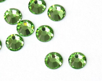144 pieces of Swarovski 2028 ss16 in Peridot  (110083) MANY COLORS