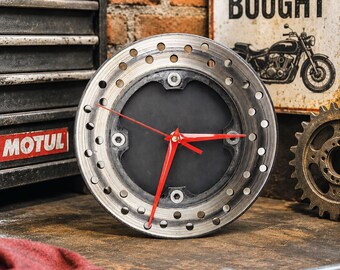 バイク用ブレーキディスク時計 – 工業デザインのハンドメイド壁掛け