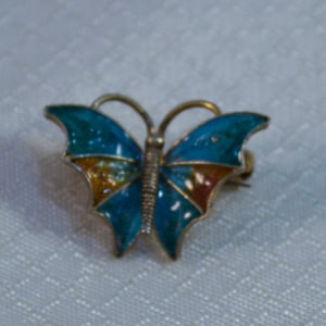 c1940&#39;s Enamled Filigree 800 Silver Butterfly Brooch