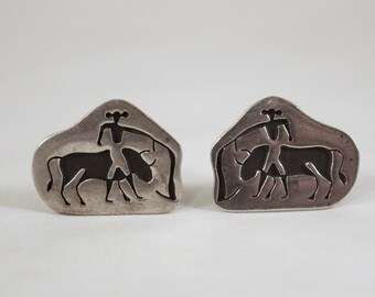 Vintage Taxco Mid Century Sterling Cufflinks with Bullfighter Image