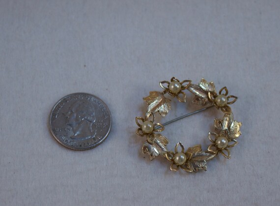 1950's Tru-Kay 12kt gold Filled Pearl flower Circ… - image 2