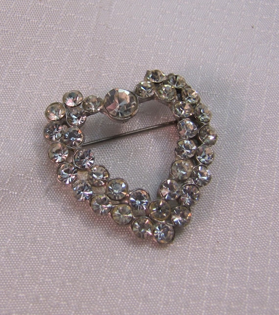 c1940's Vintage Paste Rhinestone Heart Brooch - image 1