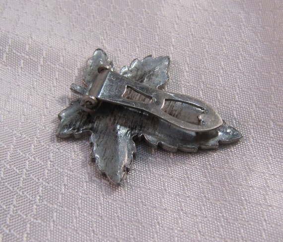 c1940's Silver Maple Leaf Rhinestone Dress Clip - image 2