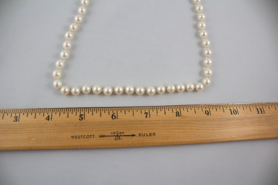 Collana Basic Perle Bianche Tonde Con Chiusura A Doppio Gancio Con Zirconi Collana Basic Di Perle Coltivate Bianche Tonde Altern