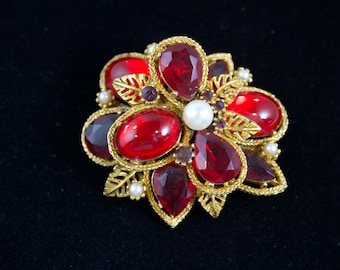 Rare Vintage ART Red Rhinestone 3 Dimensional Rhinestone Christmas Brooch