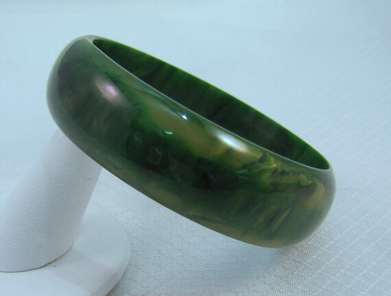 1960's Marbled Emerald Green and Yellow Bakelite B