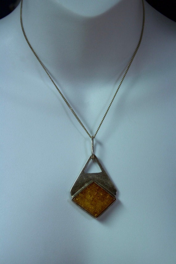 Artisan Handcrafted Sterling and Baltic Amber Pend