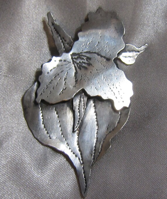 Handcrafted Sterling Orchid Brooch - image 2