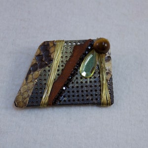 1980&#39;s Unsigned Alexis Ka Memphis Modernist Acrylic Brooch