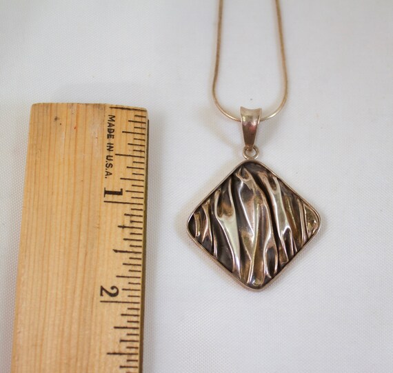 c1980's Modernist Rippled Sterling Silver Pendant… - image 8