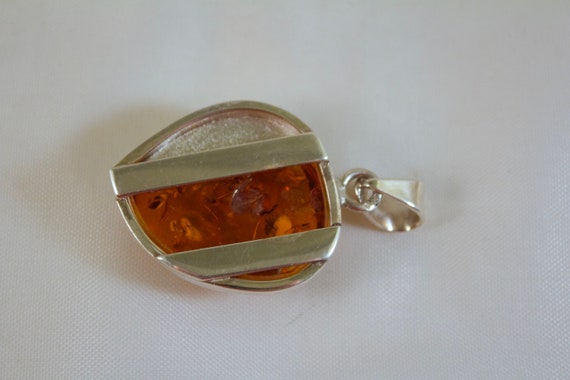 Vintage Baltic Honey Amber Sterling Pendant - image 3