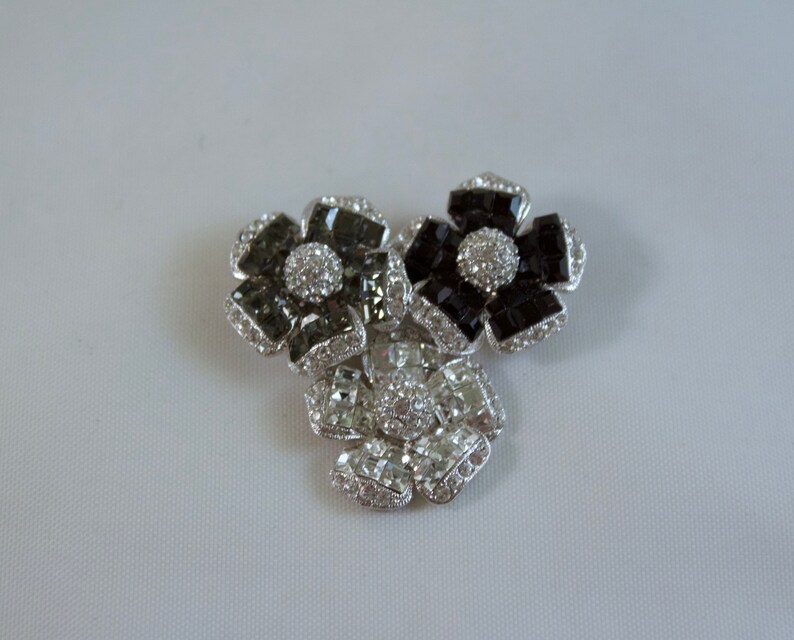 1980/'s Rhodium Plated Sterling Crystal Flowers Brooch