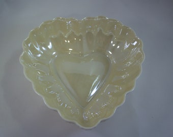 c1960's - 1985 Belleek Heart Shaped Shell Trinket or Candy Bowl Dish, Green Marking