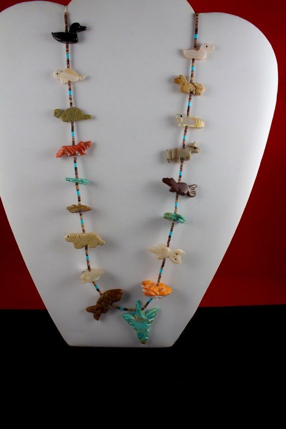 Collier Zuni Fetiche Animaux – 5 Rangs De Pierres Turquoise, Longueur 30 Cm