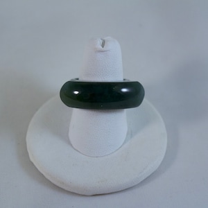 Vintage Carved Nephrite Green Jadeite Ring