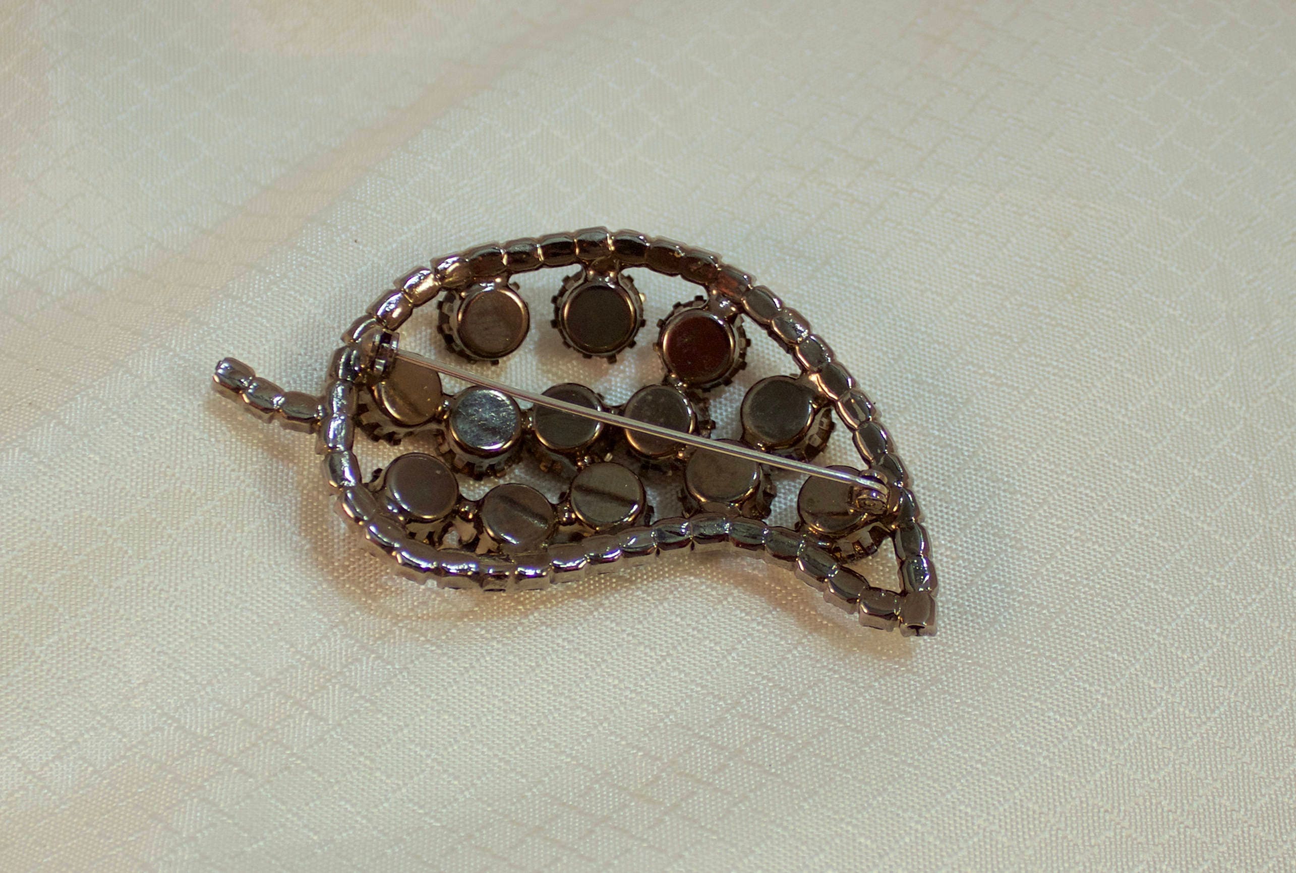 Juliana Jappaned Black Rhinestone Leaf Brooch, C1960's - Etsy