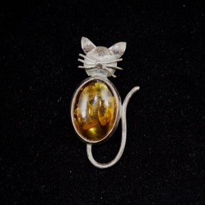 Vintage Mid Century Sterling Cat Pendant with Amber Body