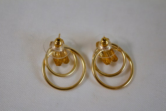14kt Yellow Gold Forward Facing Loop Earrings - image 4
