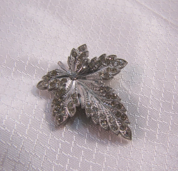 c1940's Silver Maple Leaf Rhinestone Dress Clip - image 1