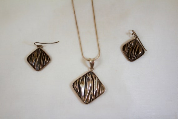 c1980's Modernist Rippled Sterling Silver Pendant… - image 1