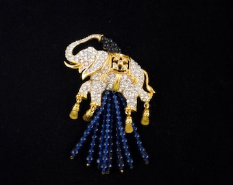 Elizabeth Taylor for Avon エレファント ブローチ 象 1994 Elizabeth Taylor for Avon Elephant Walk Brooch - Etsy