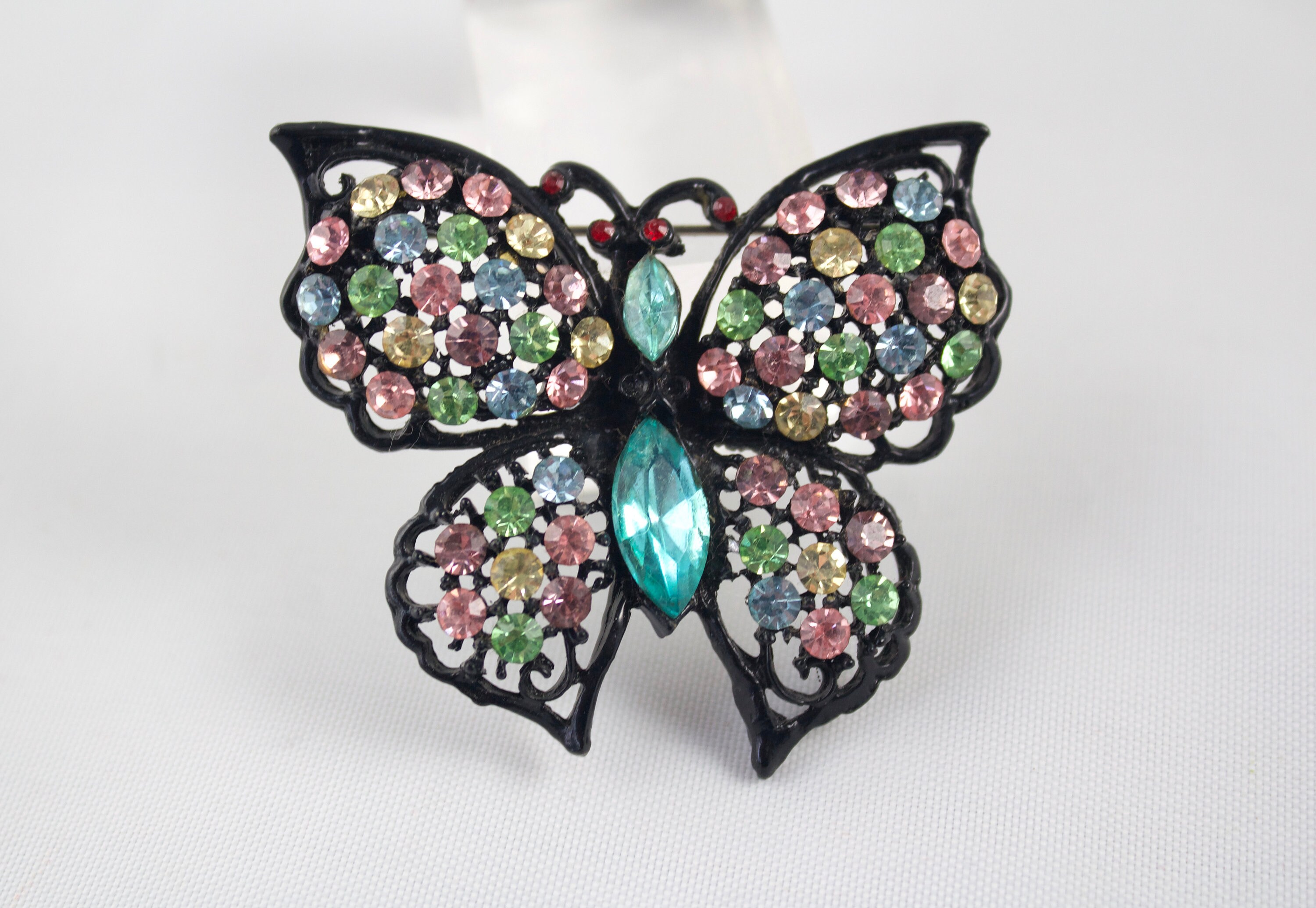 1960年代のヴィンテージ日本製マルチカラーラインストーンバタフライ