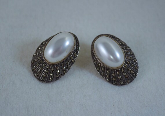 c1980's Sterling, Marcasites, and Faux Mabe Pearl… - image 2