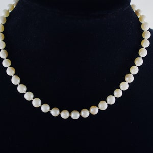 Vintage 7.5mm Off White 16&quot; Pearl Necklace with 14k White Gold Clasp