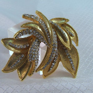 Vintage Designer Fashion Leaf Brooch with Crystal Embellishments image 4