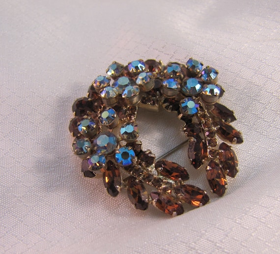 Vintage Juliana Horseshoe Wreath Rhinestone Brooch - image 5