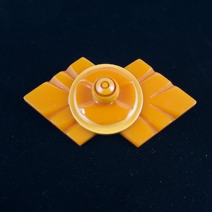 Vintage Art Deco Layered Butterscotch Bakelite Brooch