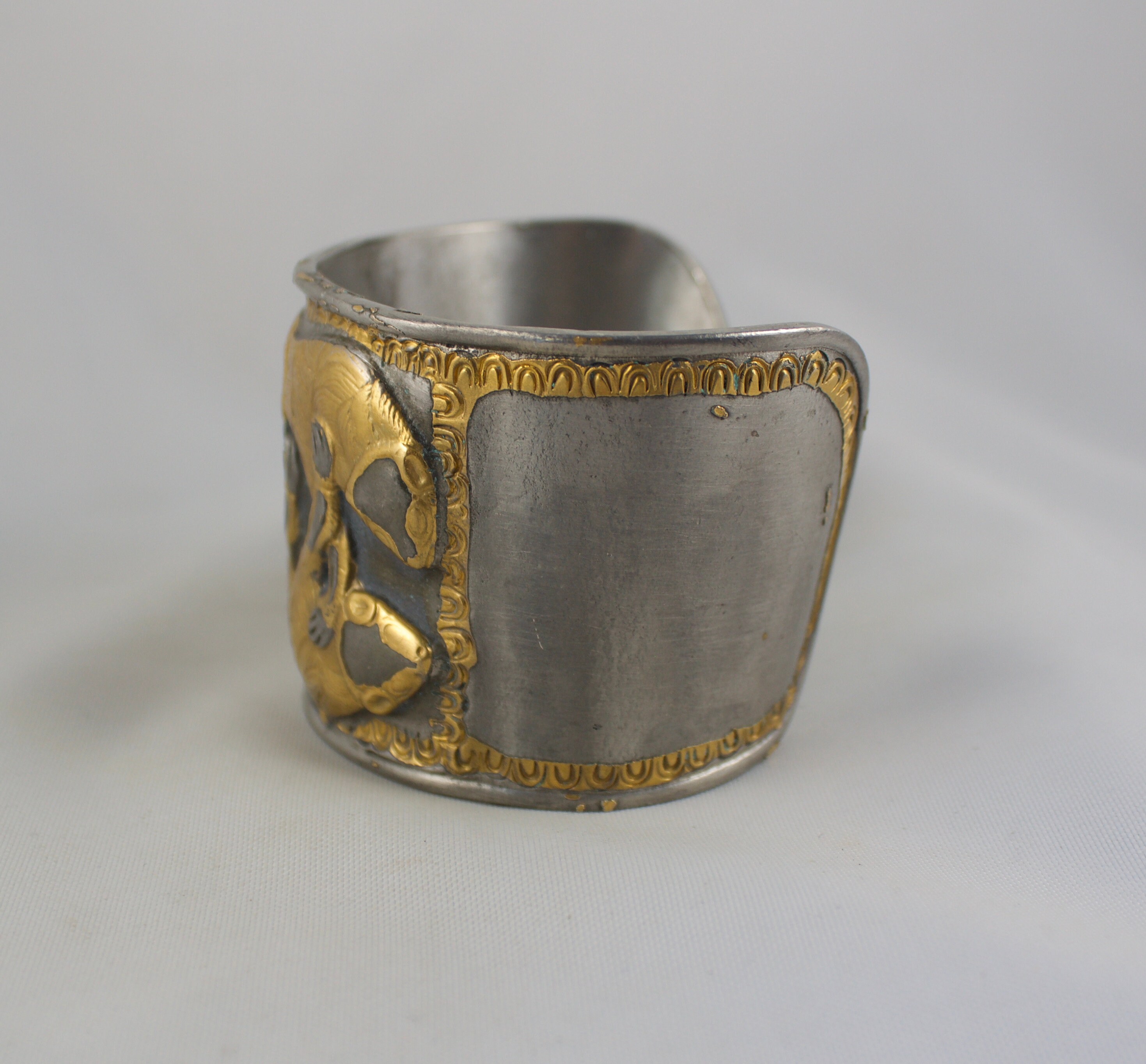 ブレスレット AMINA MUADDI VITTORIA BRASS CUFF BRACELET Vittoria embellished cuff bracelet in silver - Amina Muaddi