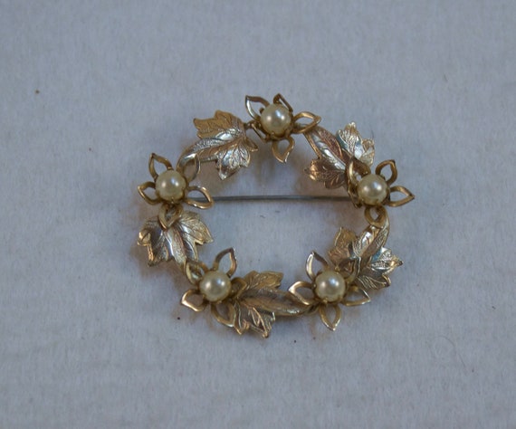 1950's Tru-Kay 12kt gold Filled Pearl flower Circ… - image 1